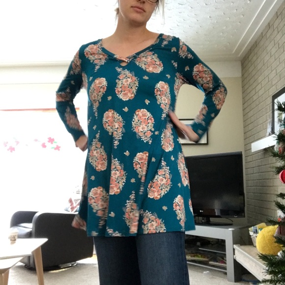 Floral Swing Top - Picture 2 of 5